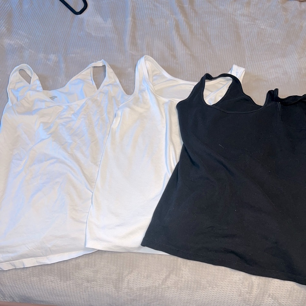 Women's Lot of Old Navy Tank Tops Large